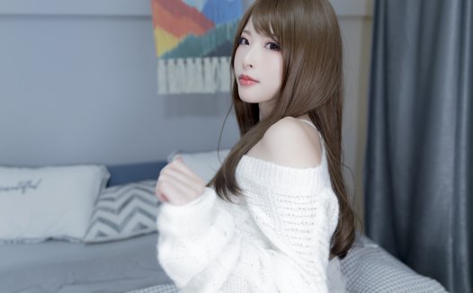 清水由乃白色毛衣