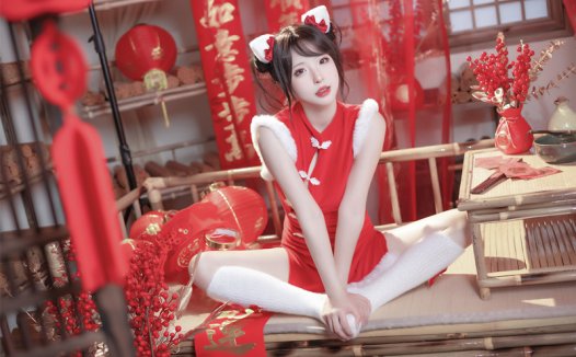 清水由乃新年旗袍