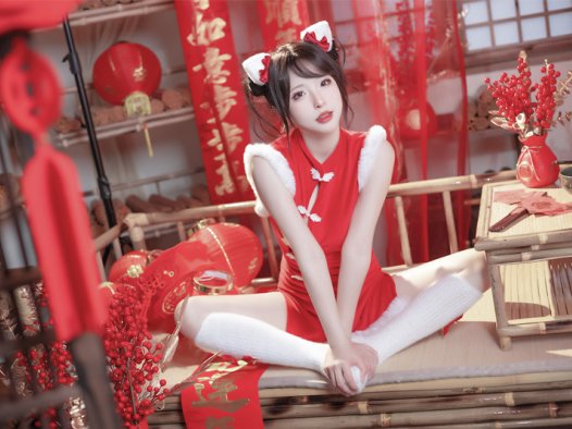 清水由乃新年旗袍