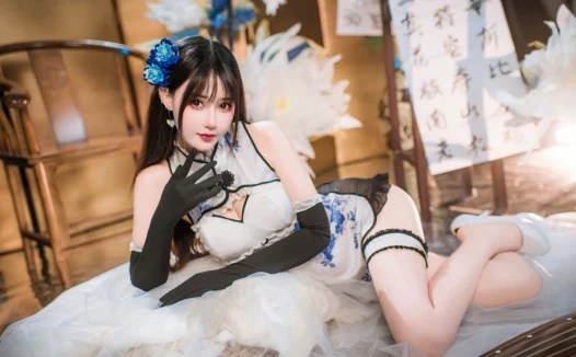 羽生三未瓶儿青花瓷旗袍